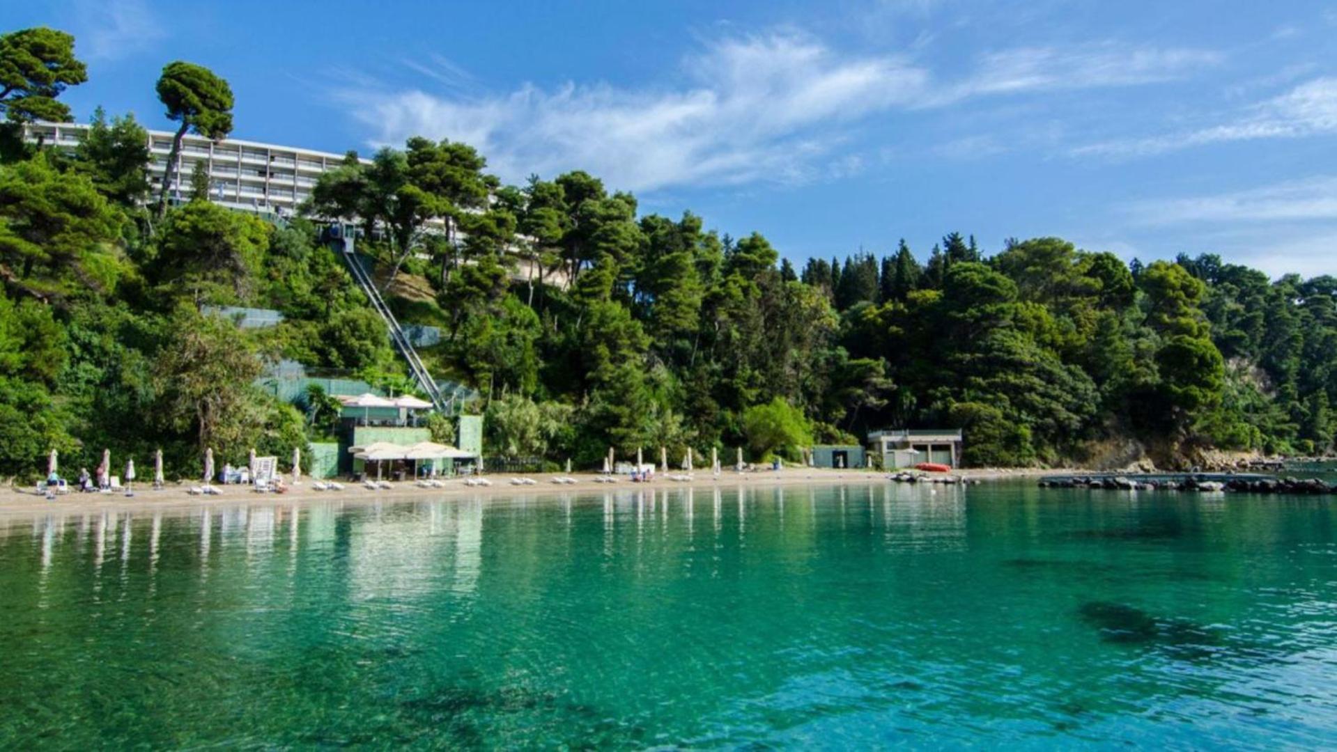 코르푸 홀리데이 팰리스 호텔 페라마 외부 사진 View of the resort