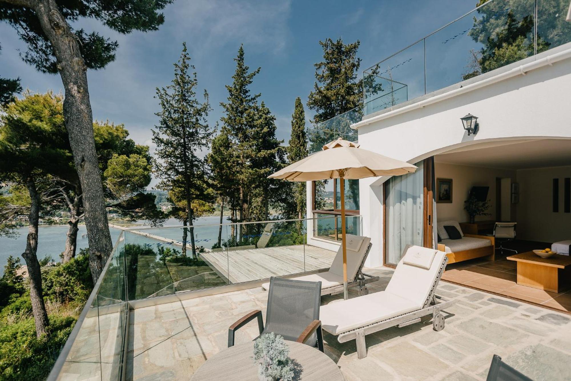 코르푸 홀리데이 팰리스 호텔 페라마 외부 사진 Villa at the resort