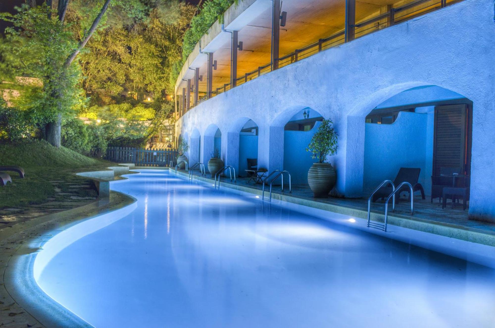 코르푸 홀리데이 팰리스 호텔 페라마 외부 사진 The swimming pool at the hotel